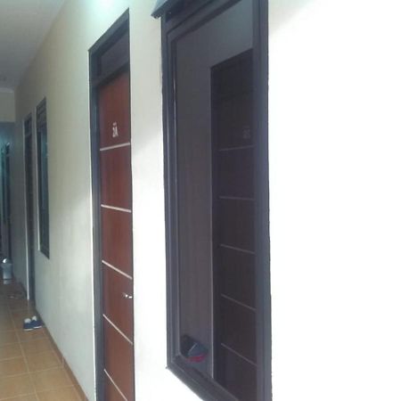 Danyshom Cikarang Exterior photo
