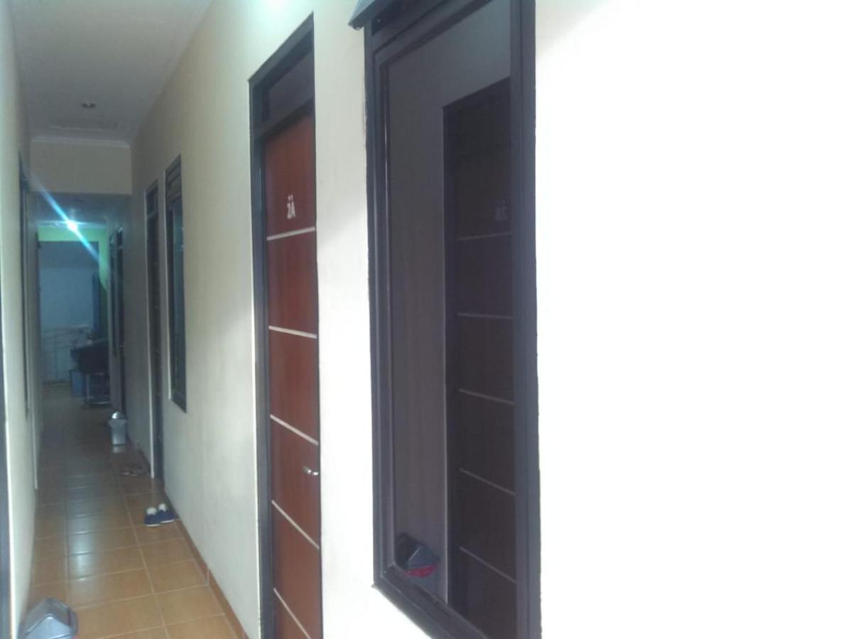 Danyshom Cikarang Exterior photo